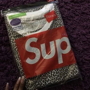 BRAND NEW SUPREME x HANES LEOPARD TEES